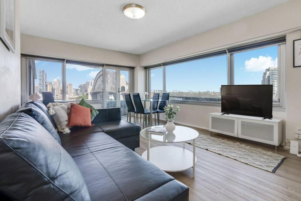 Harbour Bridge Views Apartment