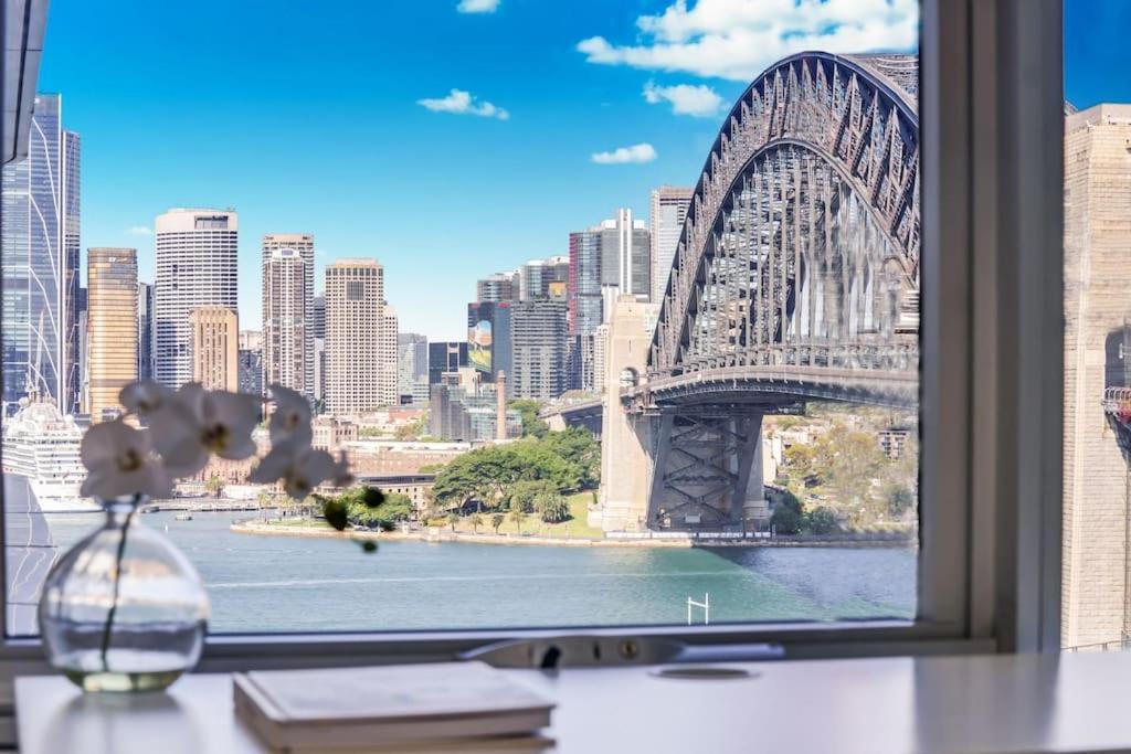 Harbour Bridge Views Apartment Sydney